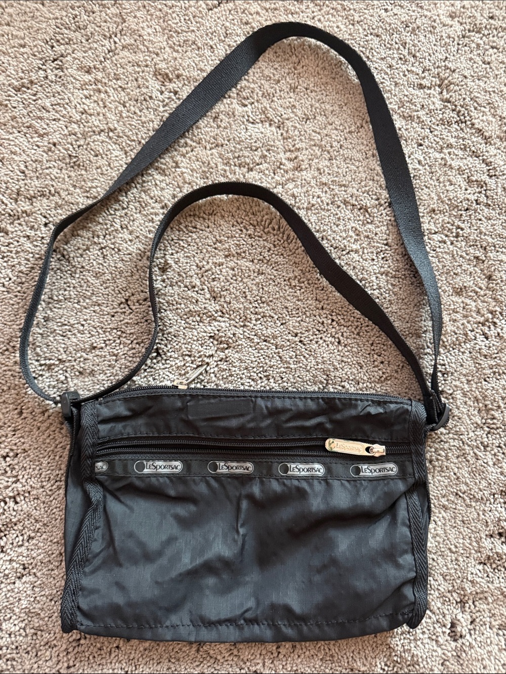 Lesportsac Black Nylon Messenger Crossbody Bag